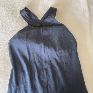 Lululemon woman’s shirt